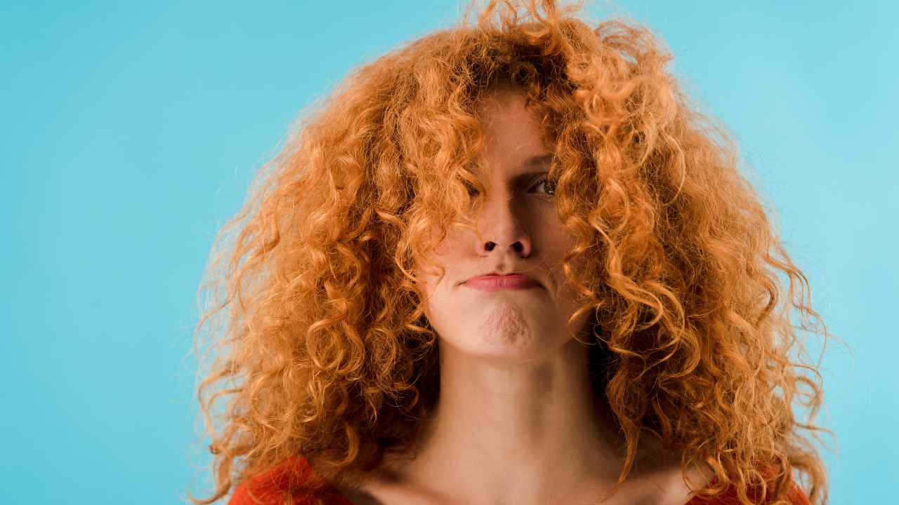 I capelli ricci sono un problema? Ecco come trattarli - oggi24.it