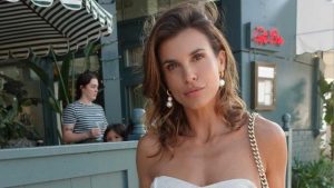 Elisabetta Canalis e la sua forma perfetta - oggi24.it credit Instagram