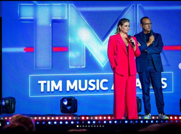 Vanessa Incontrada sul palco dei Tim Music Awards - oggi24.it credit Instagram