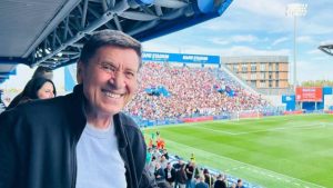 Gianni Morandi allo stadio in una foto su Instagram - oggi24.it credit Instagram